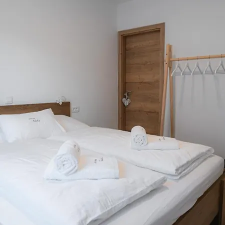 Apartma Bolero アパート *